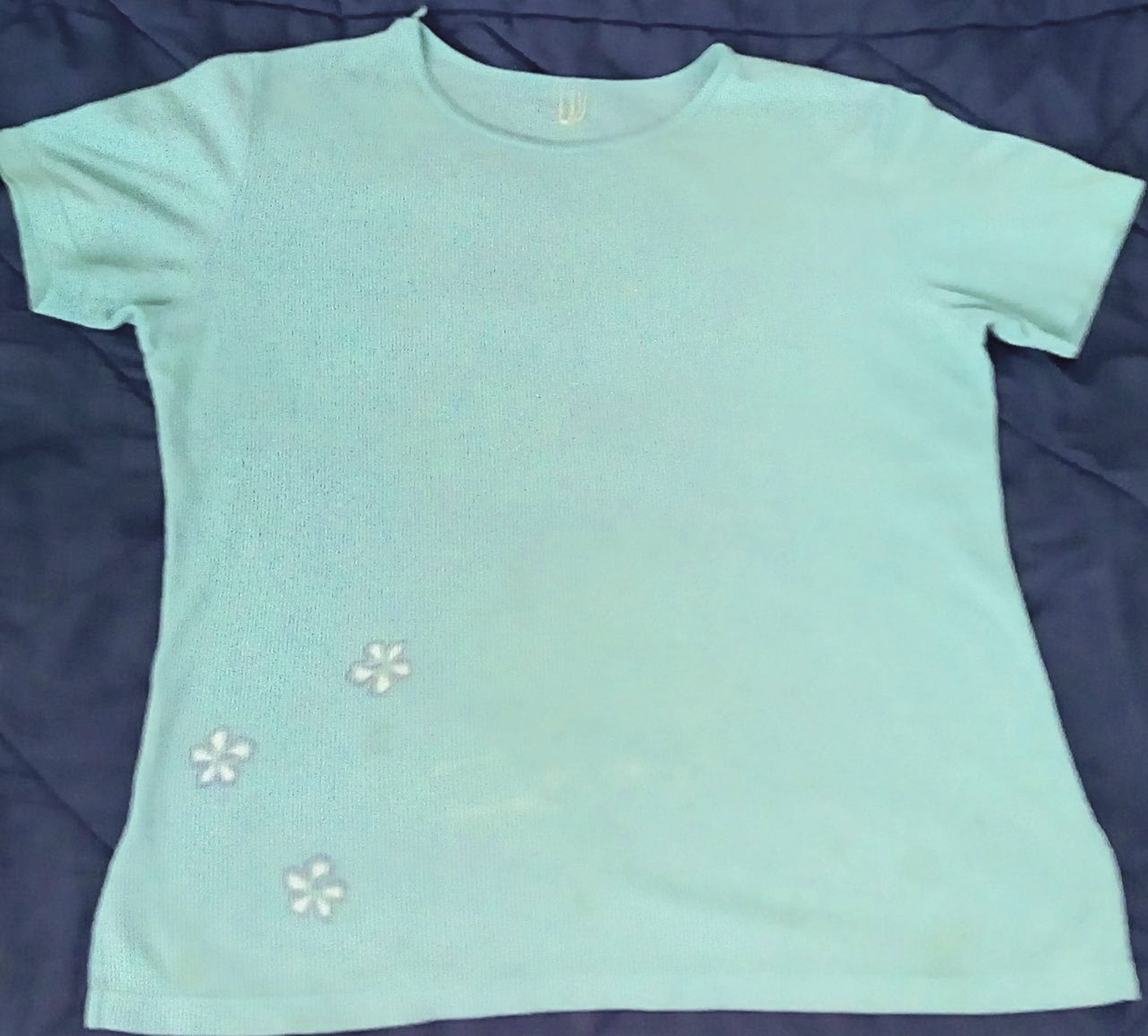 Camiseta con 3 flores estampadas