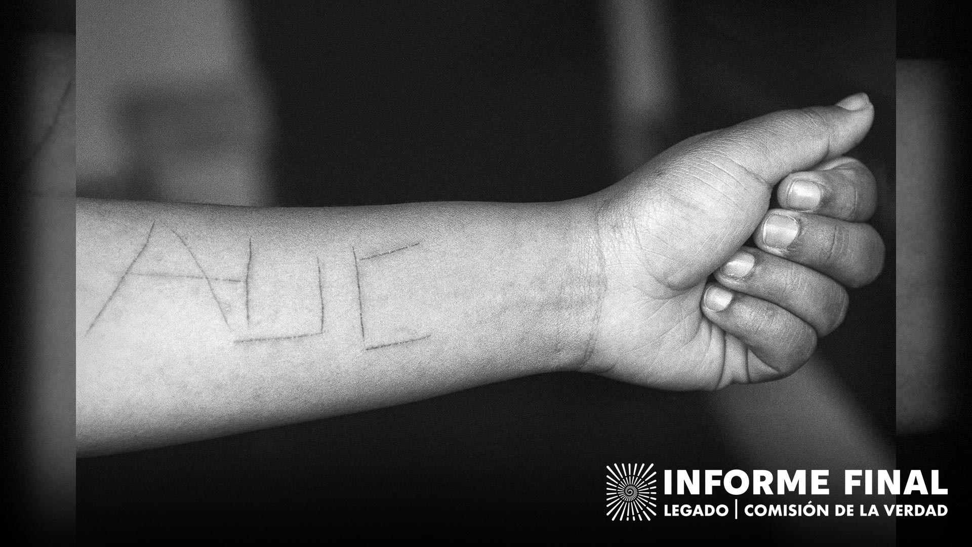 Marcas hechas por paramiltares a una joven durante su secuestro y violación