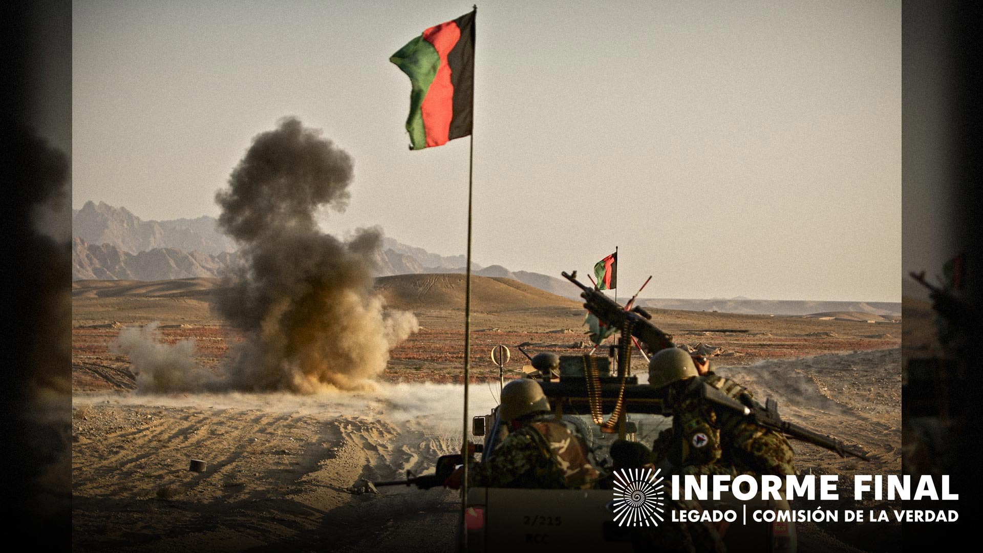 El equipo de desactivación de bombas del 215 Cuerpo del Ejército afgano neutraliza un IED en Sangin, Helmand.