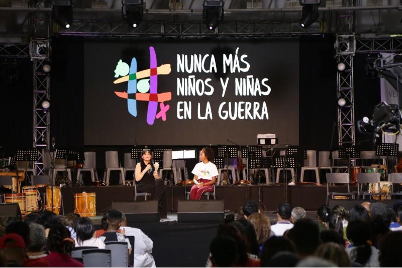 Nunca más niños y niñas en la guerra. Dos asistentes conversan sobre los impactos del conflicto