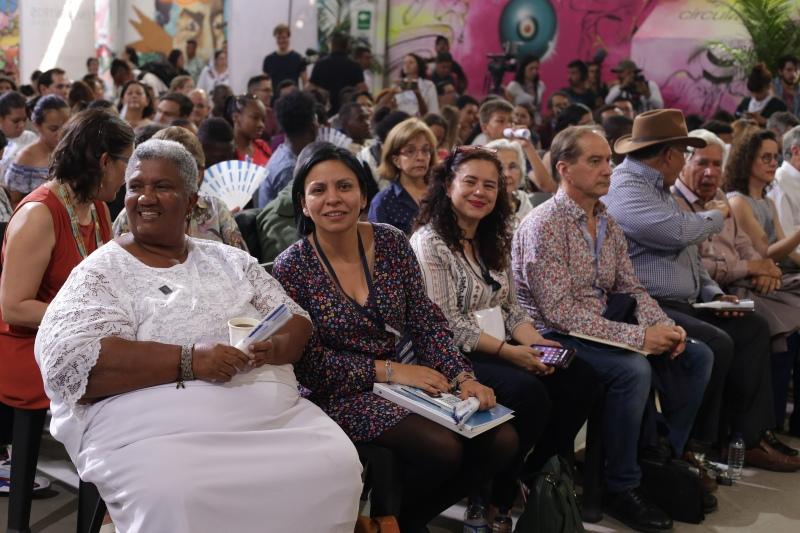 Nunca más niños y niñas en la guerra. comisionados