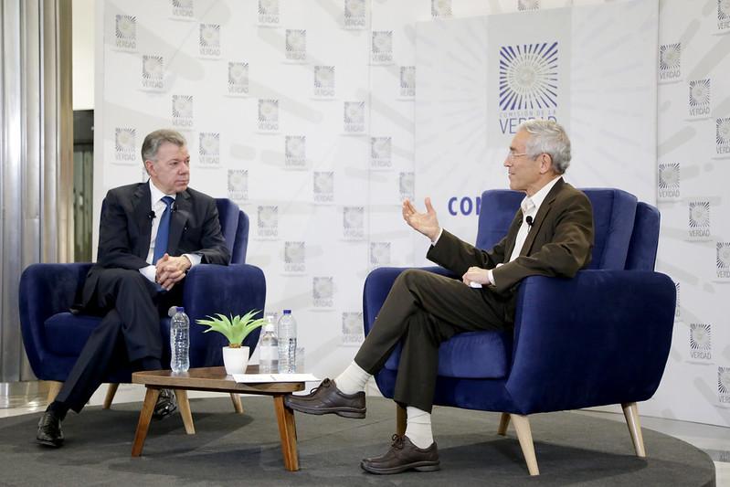 Francisco de Roux dialoga con Juan Manuel Santos
