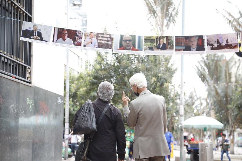 Exposición fotografía en la conmemoración del día de las víctimas