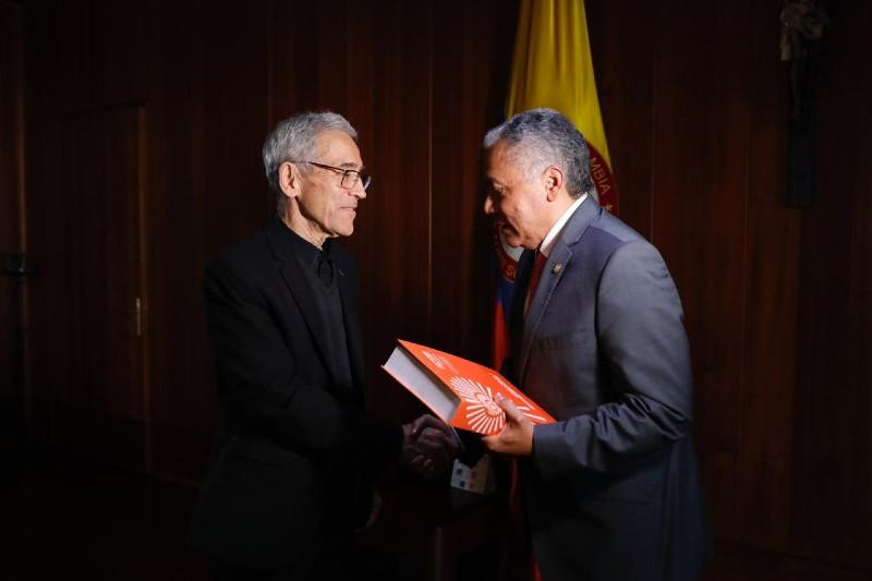 Francisco de Roux en la entrega del Informe a la Sala de Gobierno de la Corte Suprema de Justicia 