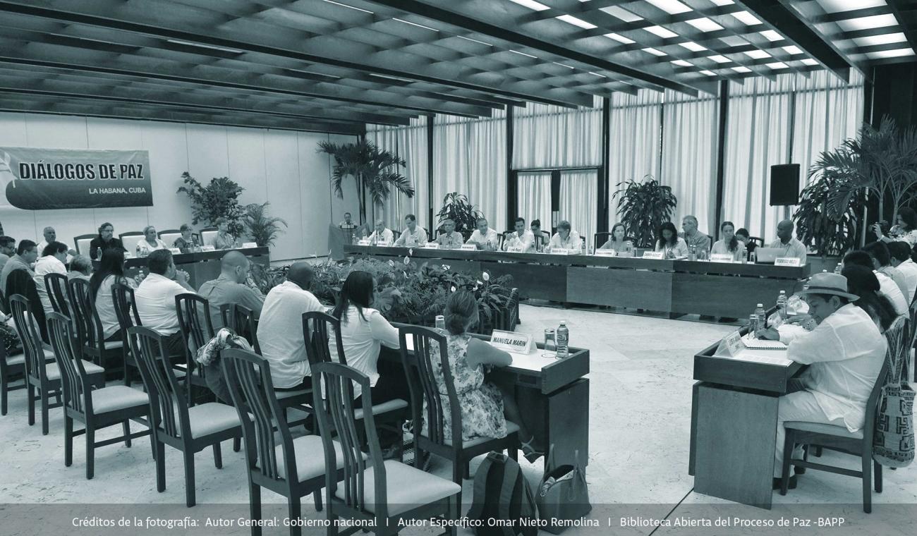 Líderes y lideresas de comunidades y pueblos indígenas de Colombia en la Mesa de Conversaciones en La Habana, Cuba. 