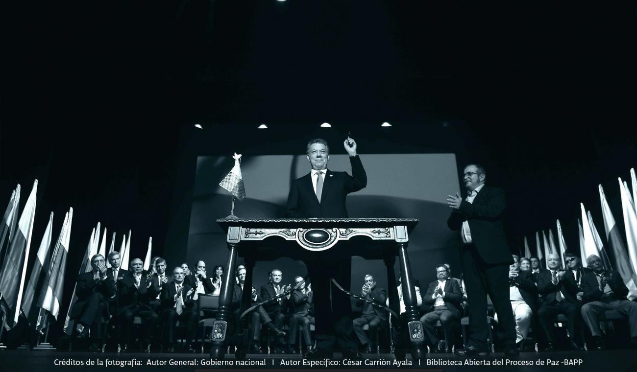 El presidente de Colombia Juan Manuel Santos Calderón en la ceremonia llevada a cabo en el Teatro Colón de Bogotá el 24 de noviembre de 2016. 